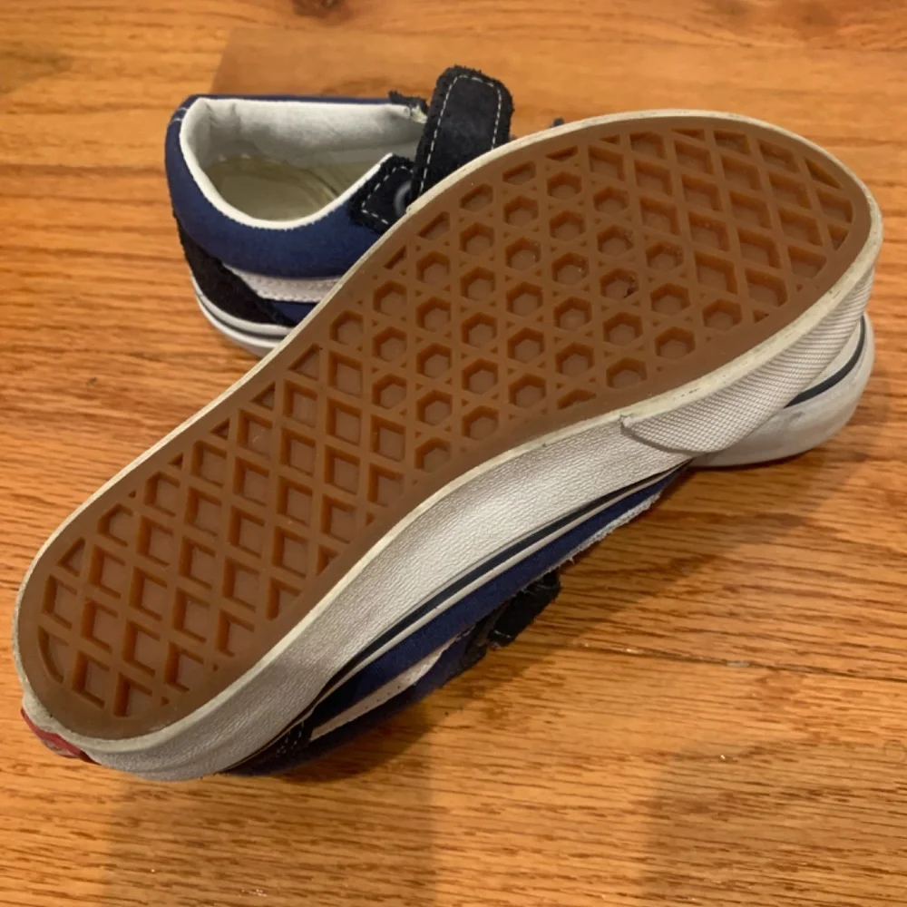 Blue Converse - Picture 3 of 4